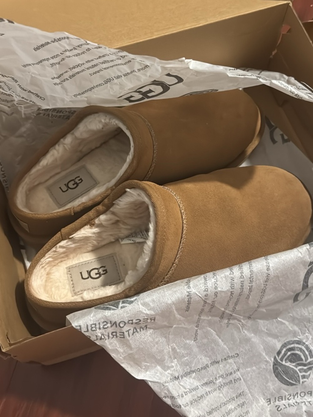UGG Slipper Mule in Chestnut